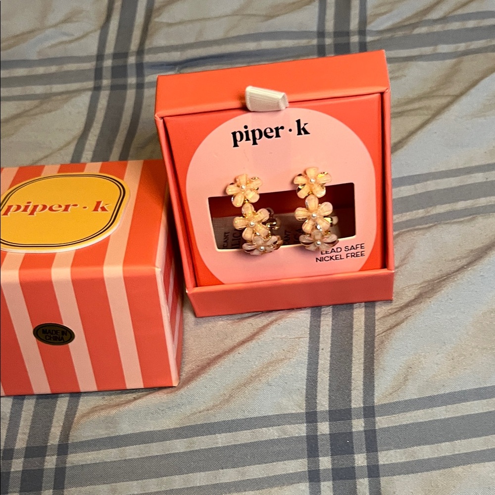 New Piper K pink hoop Floral Earrings